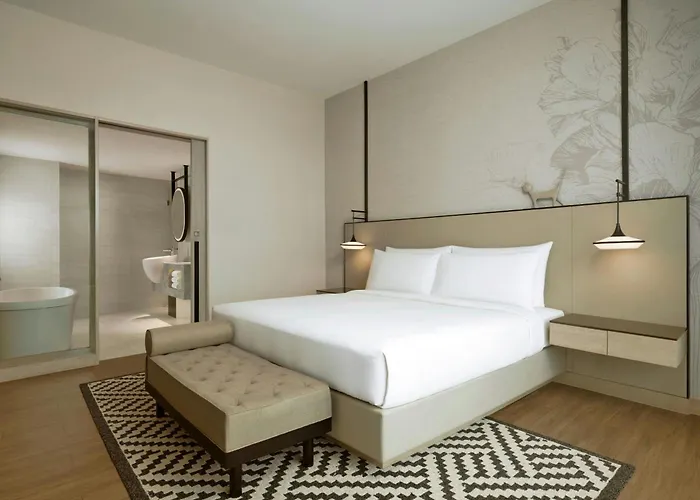 Отель Courtyard By Marriott Suvarnabhumi Airport