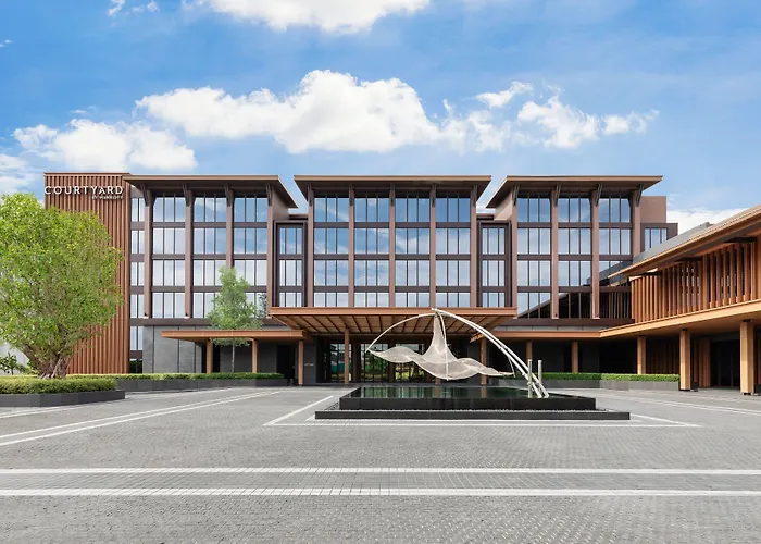 Отель Courtyard By Marriott Suvarnabhumi Airport Бангкок
